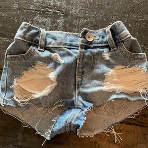6-9 Destroyed Jean shorts